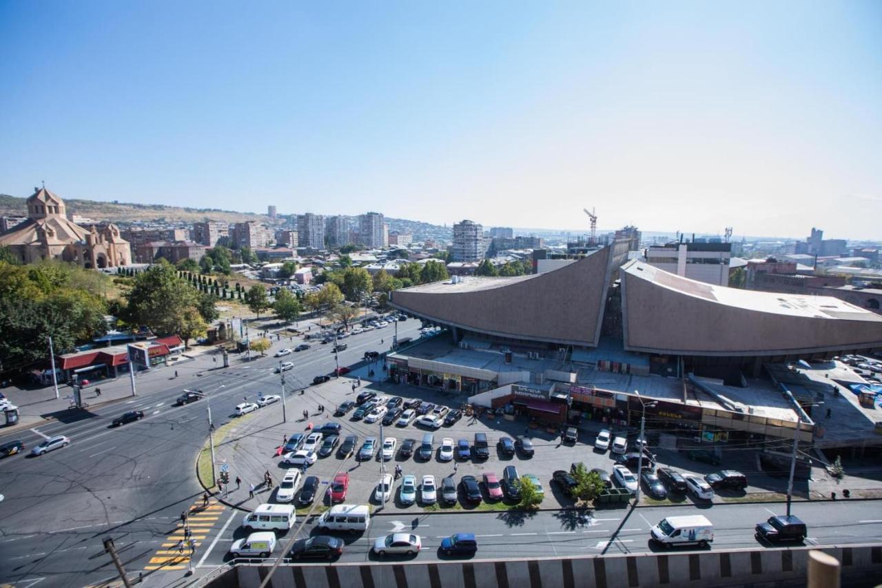 Hotel Tigran Mets Єреван Екстер'єр фото
